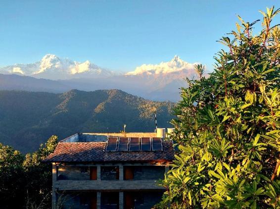 Himalayan Deurali Resort Похара Екстериор снимка