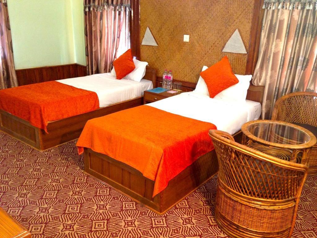 Himalayan Deurali Resort Похара Екстериор снимка
