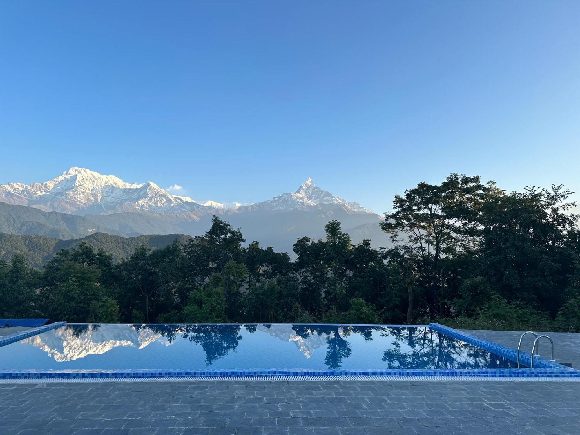 Himalayan Deurali Resort Похара Екстериор снимка