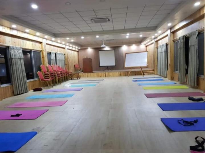 Himalayan Deurali Resort Похара Екстериор снимка