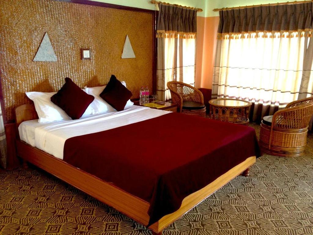 Himalayan Deurali Resort Похара Екстериор снимка