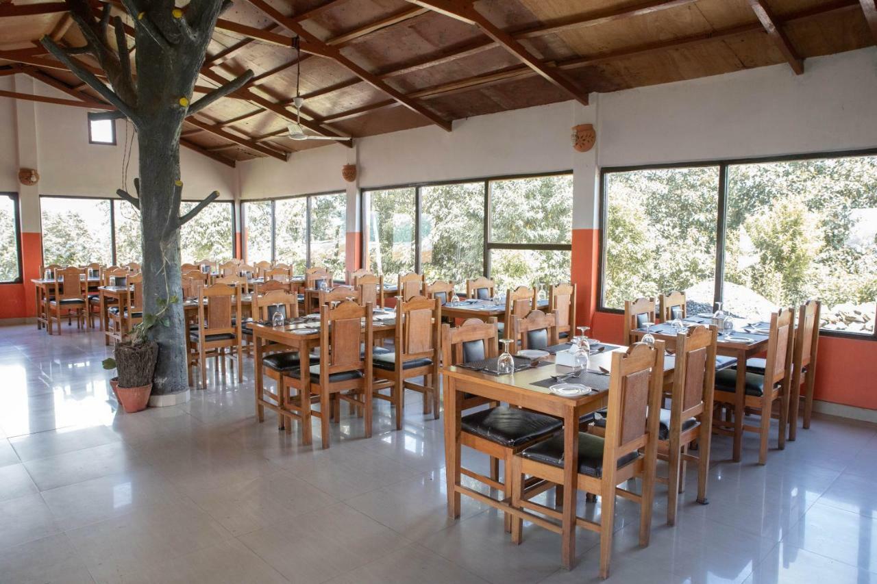 Himalayan Deurali Resort Похара Екстериор снимка