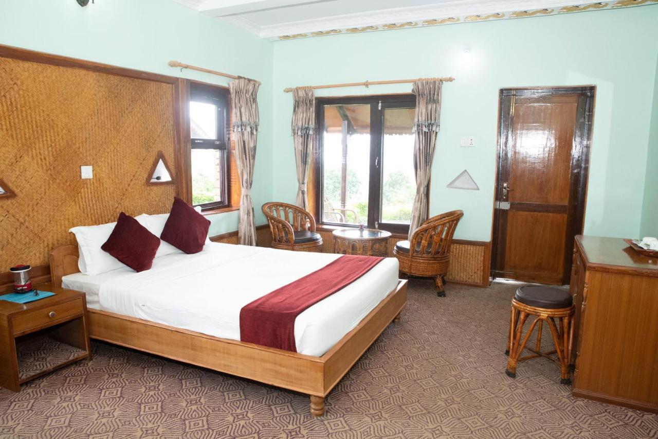 Himalayan Deurali Resort Похара Екстериор снимка